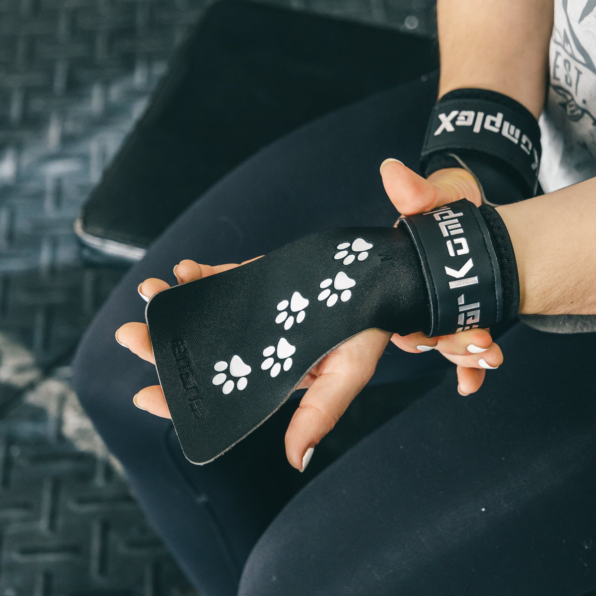 Paw Print by Lexi Neely - Black Diamond No Hole Speed Grips